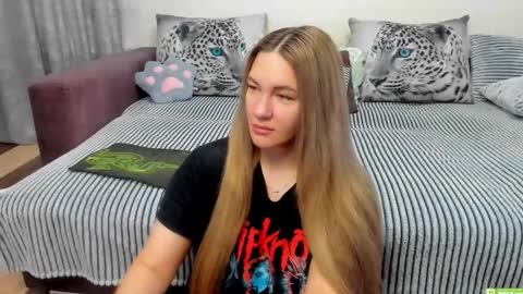 Snapshot of kendra_xx_ chatting on October 24, 2025, 1:24 am Kendra online show from October 24, 2025, 1:24 am