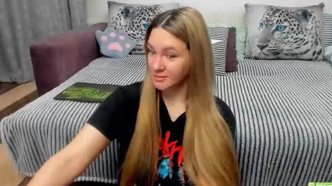 Snapshot of kendra_xx_ chatting on November 1, 2025, 11:51 pm Kendra online show from November 1, 2025, 11:51 pm