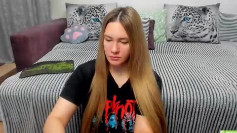 Snapshot of kendra_xx_ chatting on November 8, 2025, 11:36 pm Kendra online show from November 8, 2025, 11:36 pm