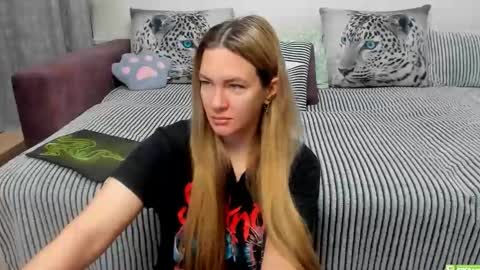 Snapshot of kendra_xx_ chatting on November 9, 2025, 11:36 pm Kendra online show from November 9, 2025, 11:36 pm