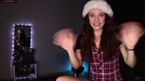 Snapshot of kendracam69 chatting on December 10, 2024, 2:16 am Kendra online show from December 10, 2024, 2:16 am