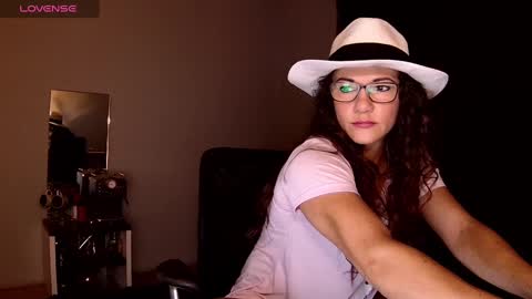 Snapshot of kendracam69 chatting on February 17, 2025, 2:09 am Kendra online show from February 17, 2025, 2:09 am