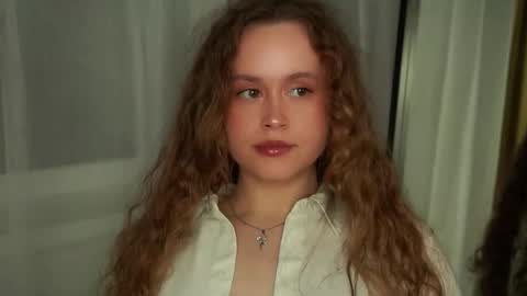 Kira online show from September 28, 2025, 6:13 pm