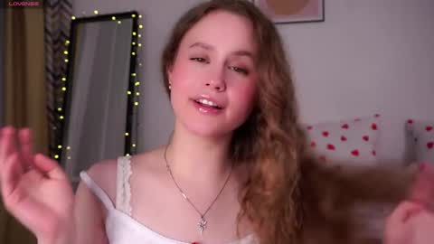 Kira online show from April 11, 2026, 10:36 pm