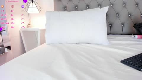 Kendral  online show from February 7, 2025, 6:45 am