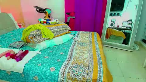 kendralove online show from November 6, 2025, 2:34 am