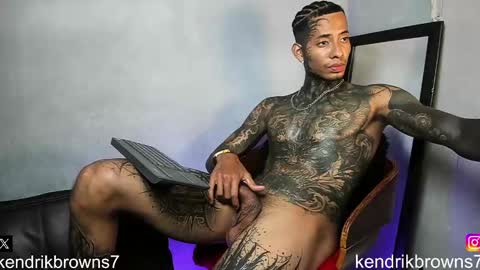 Snapshot of kendrik_brown chatting on December 15, 2024, 7:21 pm kendrick brown online show from December 15, 2024, 7:21 pm