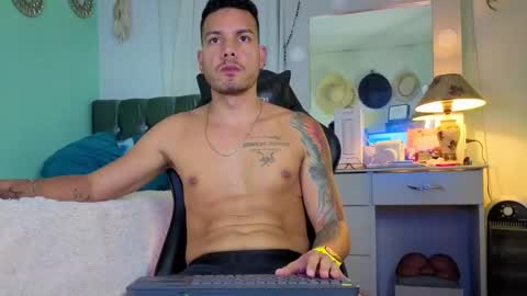 Chriss Morales online show from October 10, 2025, 1:04 am