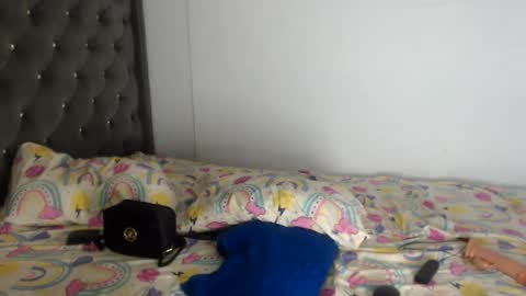 kenia_nihiara online show from July 12, 2026, 11:01 am