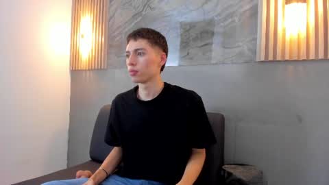 kenny_hank online show from June 16, 2026, 3:42 am