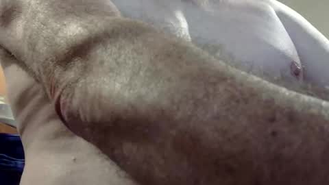 kenwoodsquirrel online show from May 29, 2026, 8:34 am