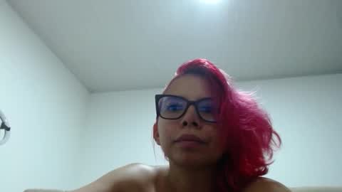 Snapshot of kenza__ chatting on September 18, 2025, 2:57 am Kenza online show from September 18, 2025, 2:57 am