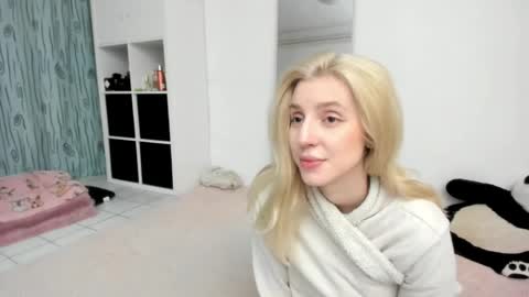 Kenzie online show from May 17, 2026, 1:51 pm