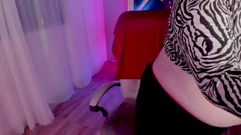 Snapshot of kenziesharik chatting on March 4, 2025, 10:38 pm Kenzie online show from March 4, 2025, 10:38 pm