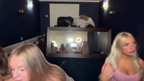 kenziesmithh online show from October 8, 2025, 6:27 pm