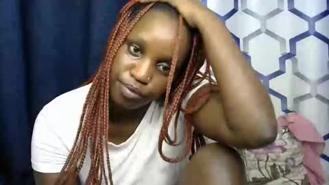 kering_lovly online show from October 25, 2025, 8:25 pm