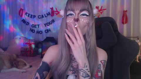 Snapshot of kerry_kirk chatting on December 28, 2024, 7:43 pm Kerry online show from December 28, 2024, 7:43 pm