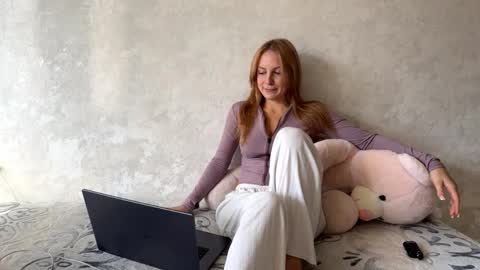 Snapshot of kerryrusell chatting on November 7, 2025, 1:16 am Elizabeth online show from November 7, 2025, 1:16 am