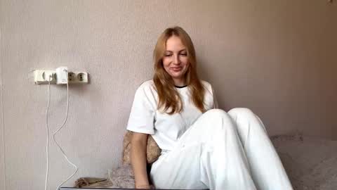 Snapshot of kerryrusell chatting on November 12, 2025, 1:39 am Elizabeth online show from November 12, 2025, 1:39 am