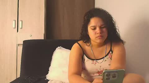 Snapshot of kesha_rosse_ chatting on May 7, 2026, 8:52 am KESHA online show from May 7, 2026, 8:52 am