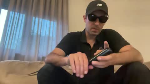 kesi8588 online show from April 19, 2026, 6:10 pm