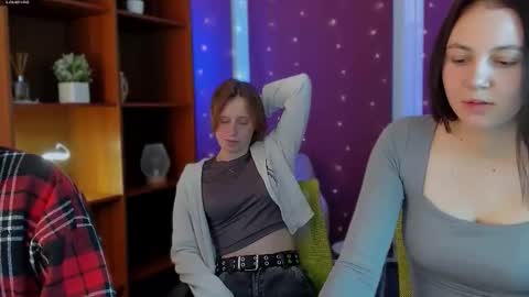 keuli_li online show from February 7, 2026, 7:34 am