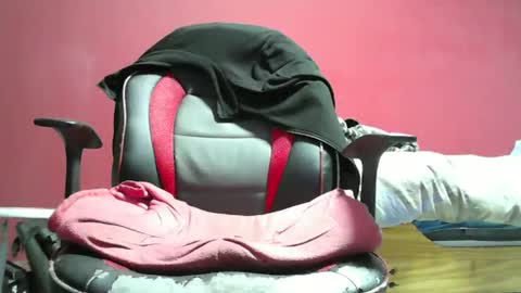 kev19922 online show from December 27, 2024, 8:39 pm