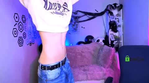 kevi here online show from October 28, 2025, 8:33 pm