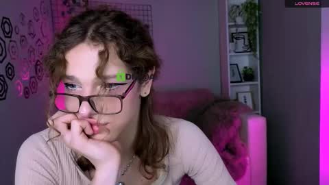 kevi here online show from November 5, 2025, 8:53 pm