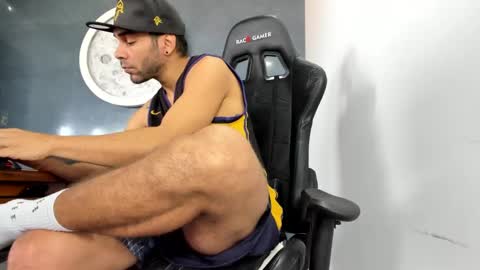 Snapshot of kevin_bronx chatting on January 20, 2025, 1:32 pm Kevin online show from January 20, 2025, 1:32 pm