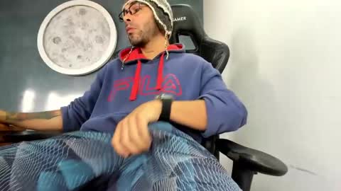 Snapshot of kevin_bronx chatting on February 26, 2025, 1:41 pm Kevin online show from February 26, 2025, 1:41 pm