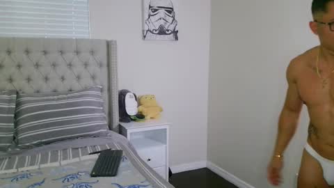 Snapshot of kevinkham chatting on October 26, 2025, 2:23 pm kevinkham online show from October 26, 2025, 2:23 pm