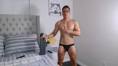 Snapshot of kevinkham chatting on October 28, 2025, 12:47 am kevinkham online show from October 28, 2025, 12:47 am