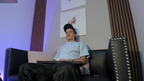 Sexy  Hot Kevin online show from November 11, 2025, 12:16 pm