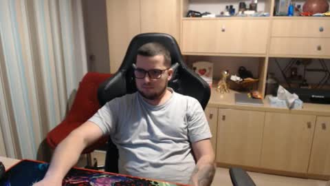 Kevinn online show from October 29, 2025, 7:37 pm