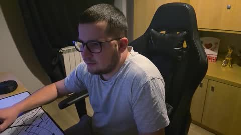 Snapshot of kevinnlovely95 chatting on February 1, 2026, 11:14 pm Kevinn online show from February 1, 2026, 11:14 pm