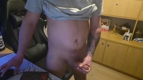 Snapshot of kevinnlovely95 chatting on February 3, 2026, 10:15 pm Kevinn online show from February 3, 2026, 10:15 pm