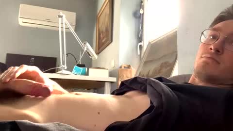 kevkev_01 online show from April 19, 2026, 5:01 pm