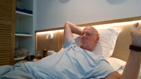 Snapshot of kevlooking4sez chatting on August 2, 2026, 4:05 pm kevlooking4sez online show from August 2, 2026, 4:05 pm
