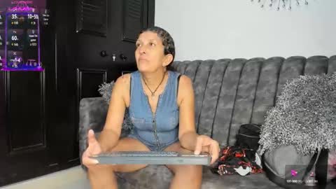Keila Milf online show from October 17, 2025, 2:48 am