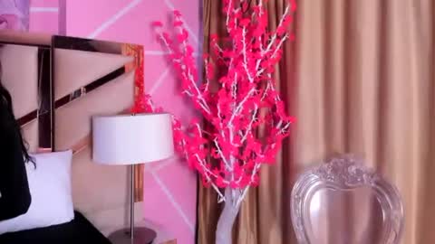 Keyla noa online show from April 11, 2026, 11:25 am