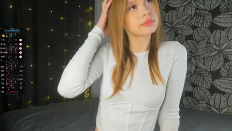Snapshot of keylalong chatting on January 19, 2025, 1:10 am Hi Im Mary Glad to see you in my room PVT is open online show from January 19, 2025, 1:10 am