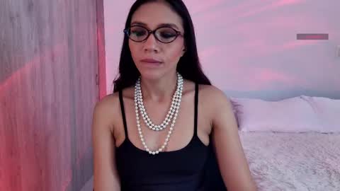 Keyla online show from May 17, 2026, 12:23 pm