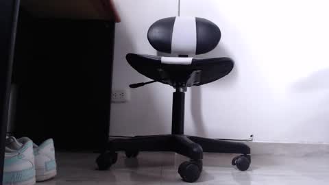 Snapshot of keylie_saenz28 chatting on November 13, 2025, 4:06 pm online show from November 13, 2025, 4:06 pm