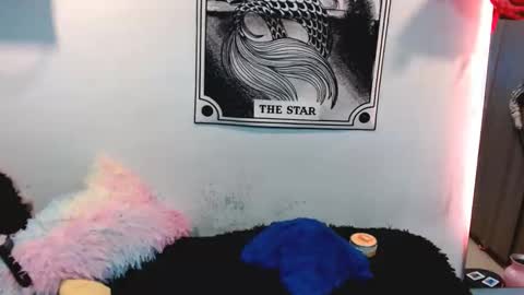 Snapshot of khaleesy13 chatting on November 19, 2025, 10:32 pm khaleesy online show from November 19, 2025, 10:32 pm