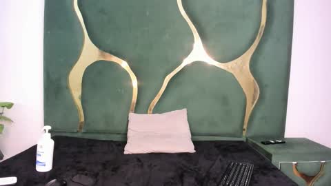 khalyht online show from April 19, 2026, 6:10 pm