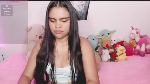 khaterin_26 online show from February 4, 2026, 2:17 am