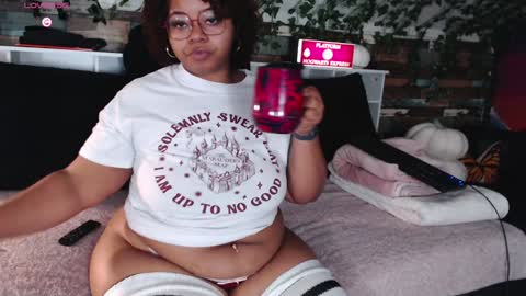 Snapshot of khayaparker chatting on December 22, 2024, 11:11 am Khaya online show from December 22, 2024, 11:11 am