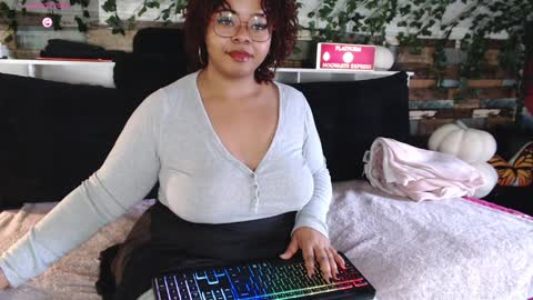 Snapshot of khayaparker chatting on December 28, 2024, 7:22 pm Khaya online show from December 28, 2024, 7:22 pm