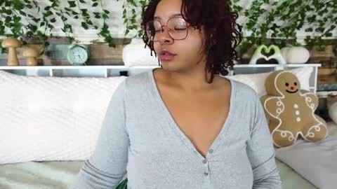 Snapshot of khayaparker chatting on March 8, 2025, 10:43 am Khaya online show from March 8, 2025, 10:43 am